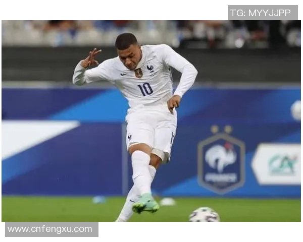 《全球足坛风云人物解析 天下足球球星精彩瞬间全纪录》