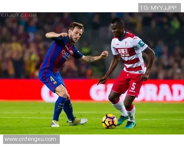 不系鞋带的足球球星展现个性与自信的独特魅力