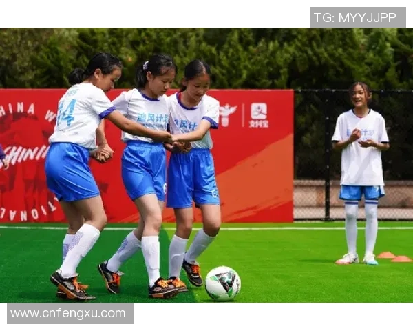 女足球星偶像崛起背后的故事与梦想 激励年轻一代勇敢追求足球之路 女足球星偶像崛起背后的故事与梦想 激励年轻一代勇敢追求足球之路